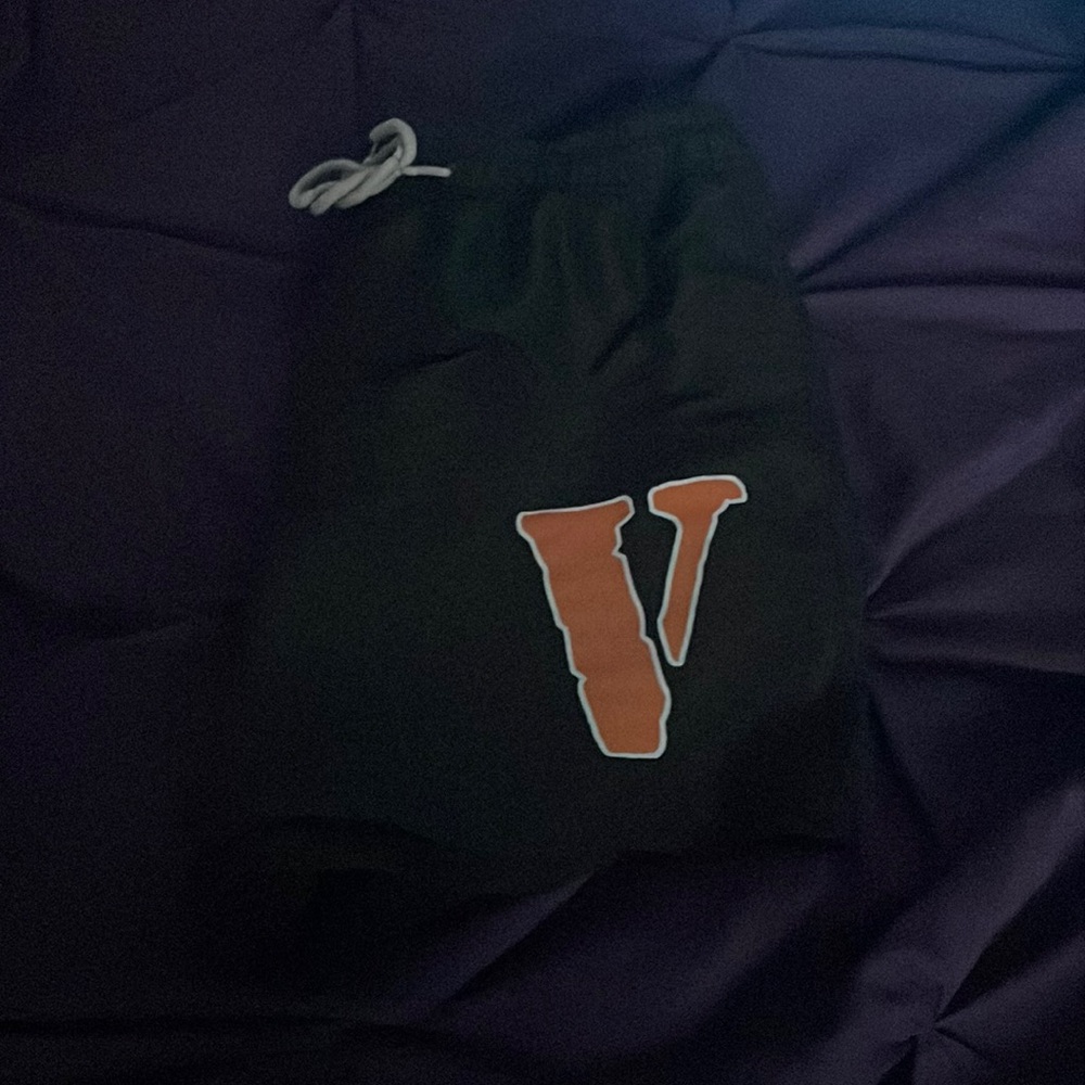 Men Vlone Shorts Large